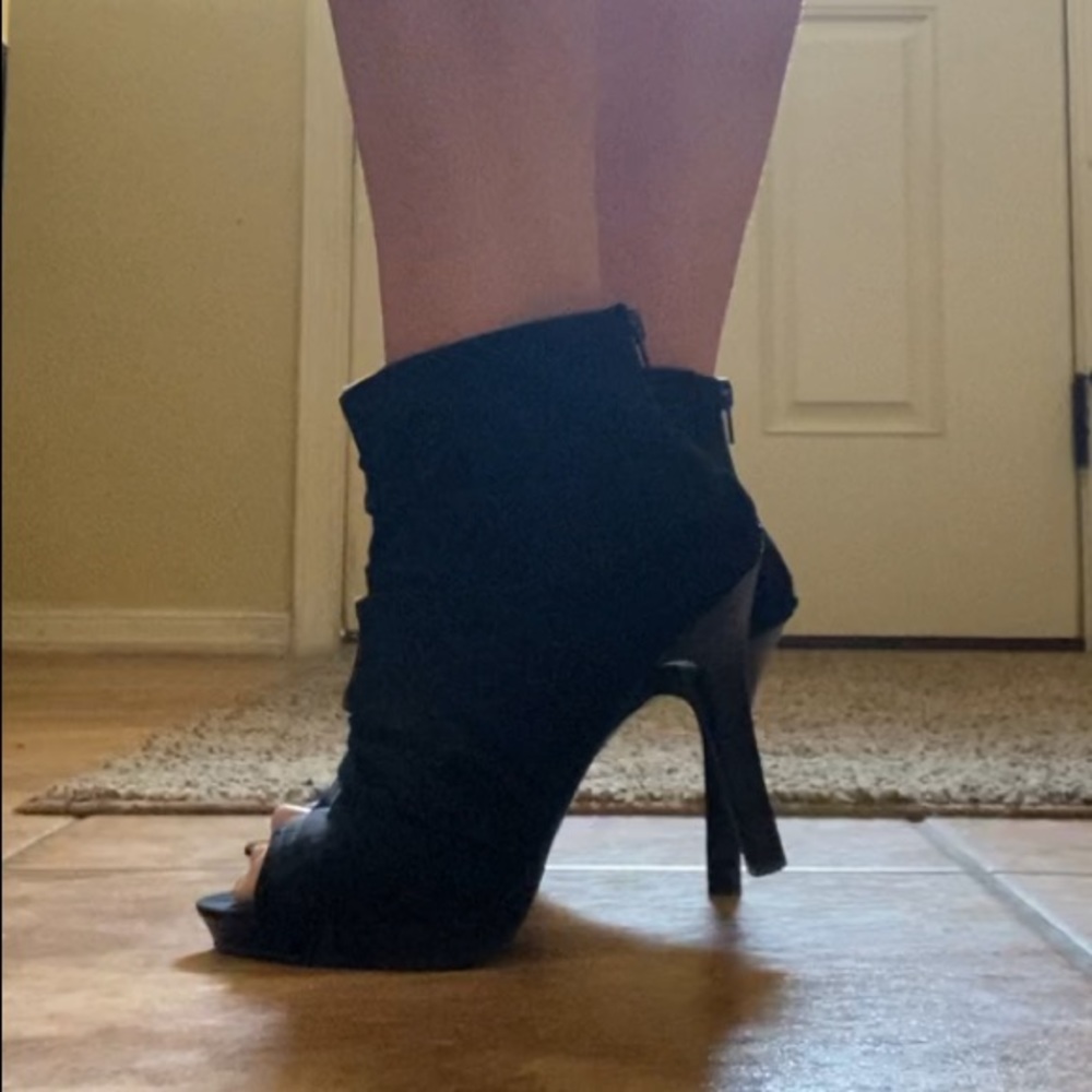 Ankle boot heels